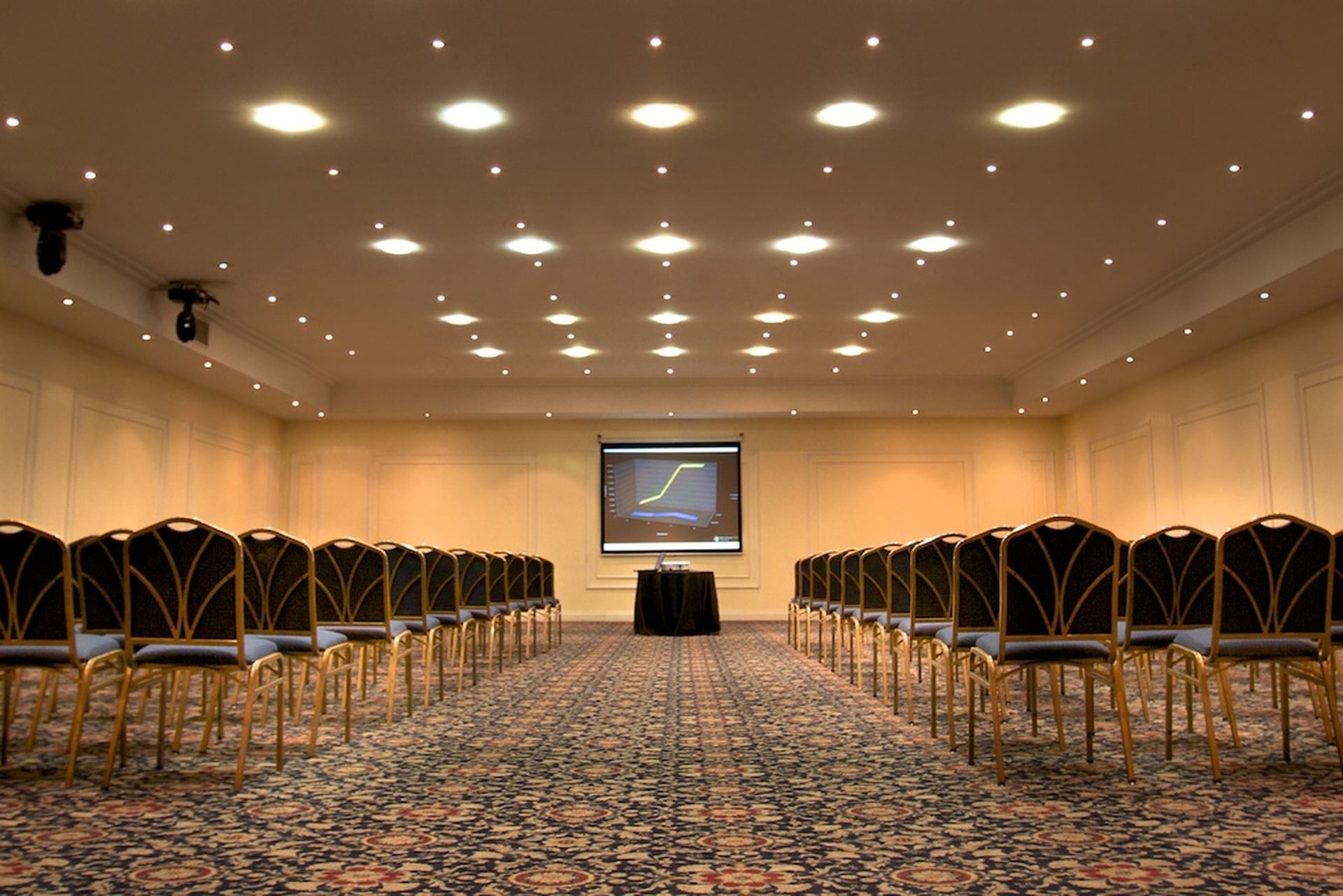 Salón Mozart — sala principal del encuentro